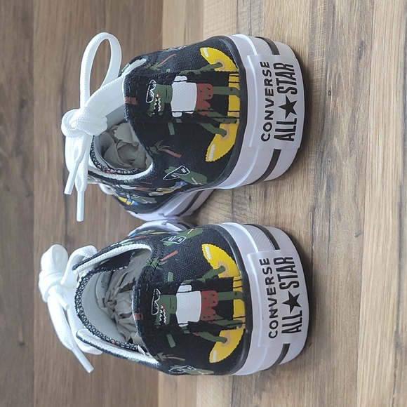 Converse Brand new in the box size junior 4=size women's 6. - Picture 7 of 15